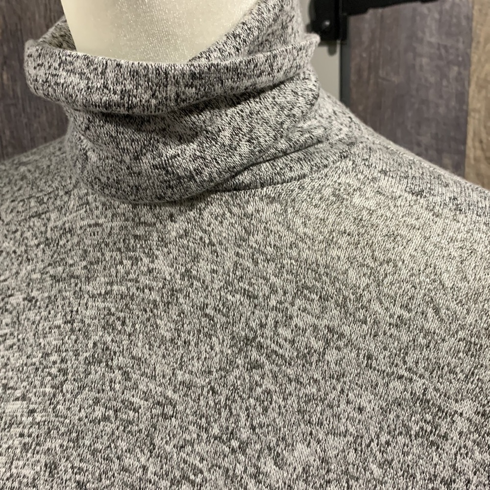 Forever 21 cape batwing style. Gray marled turtleneck shirt. Medium NWT - Picture 2 of 4